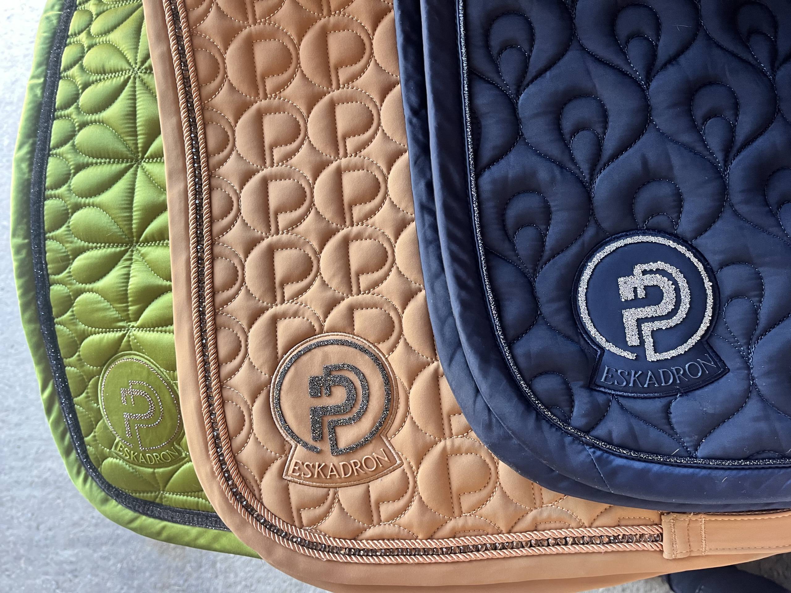 3 tapis colorés et propres